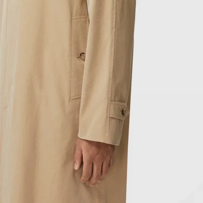 Abrigo tipo Car Coat ligero de largo medio Abrigo tipo Car Coat ligero de largo medio