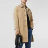 Abrigo tipo Car Coat ligero de largo medio Abrigo tipo Car Coat ligero de largo medio