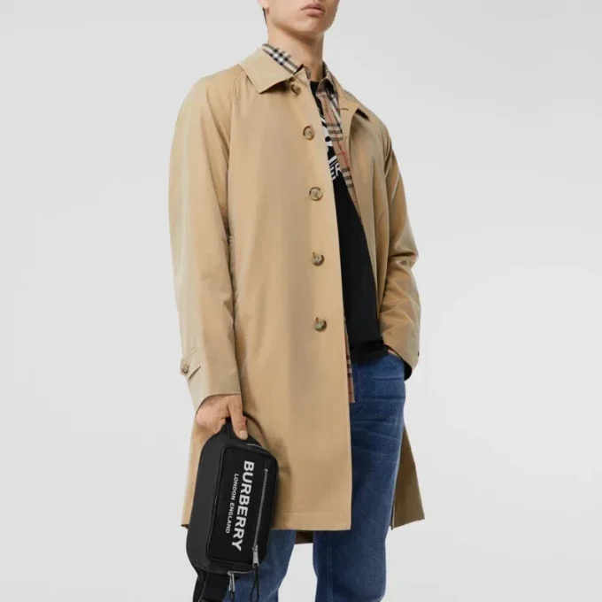 Abrigo tipo Car Coat ligero de largo medio Abrigo tipo Car Coat ligero de largo medio