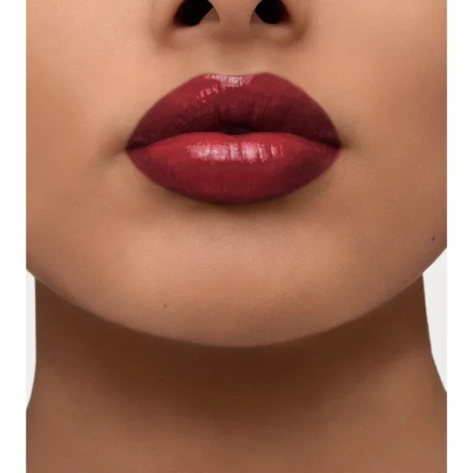 Barra de labios Burberry Brit Shine – Oxblood n.º 97 Barra de labios Burberry Brit Shine – Oxblood n.º 97