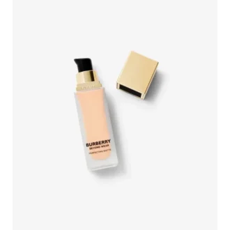 Base de maquillaje mate perfeccionadora Beyond Wear – 10 Fair Cool