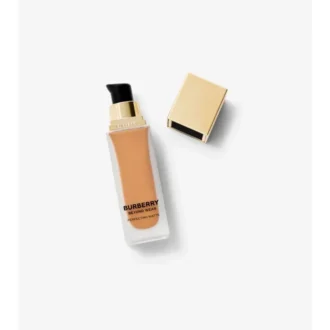 Base de maquillaje mate perfeccionadora Beyond Wear – 100 Medio-oscuro cálido