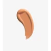 Base de maquillaje mate perfeccionadora Beyond Wear – 100 Medio-oscuro frío