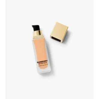 Base de maquillaje mate perfeccionadora Beyond Wear – 45 Light Cool