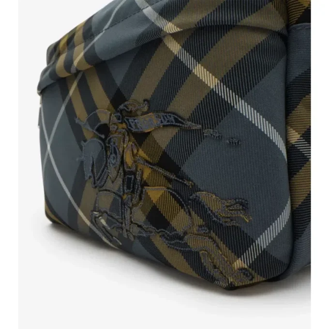 Bolso bandolera pequeño con estampado de cuadros Bolso bandolera pequeño con estampado de cuadros