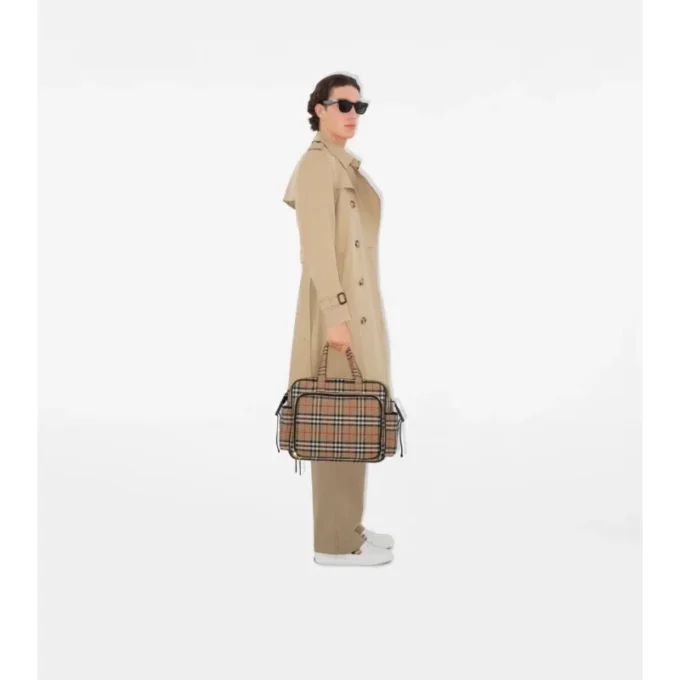 Bolso cambiador con estampado de cuadros Bolso cambiador con estampado de cuadros