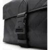 Bolso mensajero pequeño con estampado de cuadros en relieve y hebilla Bolso mensajero pequeño con estampado de cuadros en relieve y hebilla