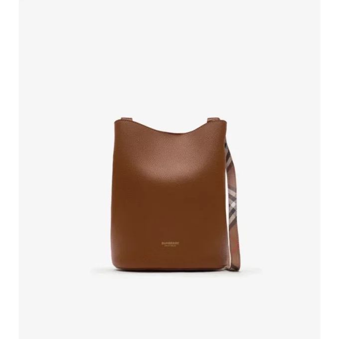 Bolso tipo cubo pequeño de piel Bolso tipo cubo pequeño de piel