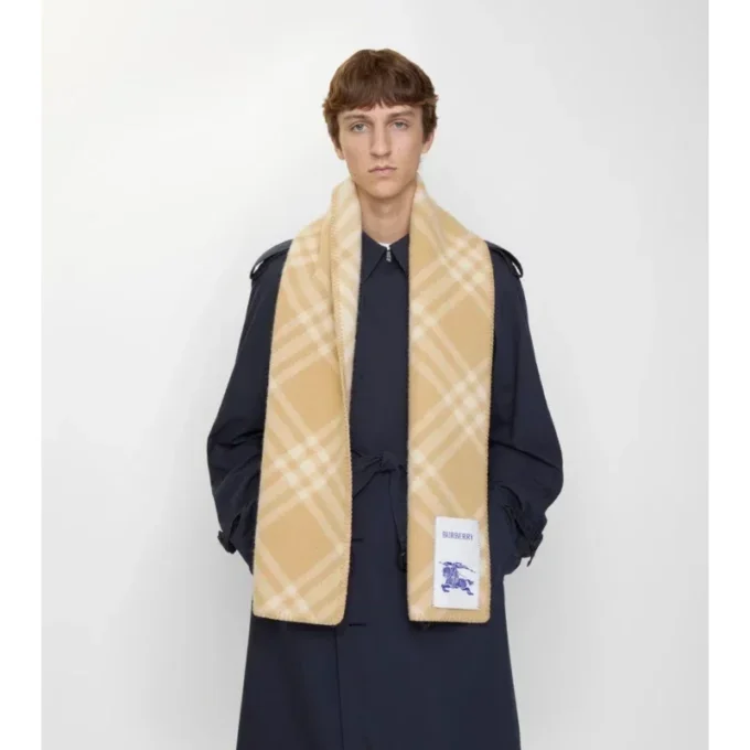 Bufanda de lana con estampado de cuadros Bufanda de lana con estampado de cuadros