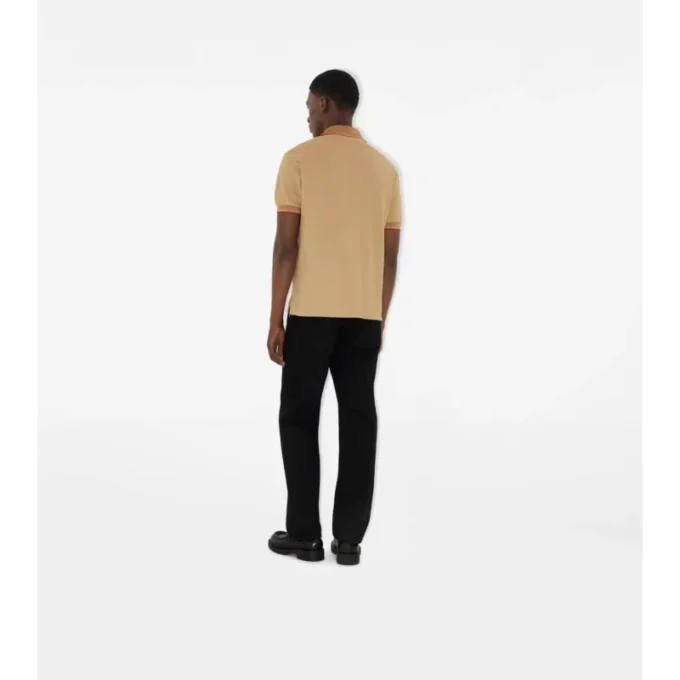 Camisas de algodón con logotipo en el cuello Camisas de algodón con logotipo en el cuello