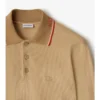 Camisas de algodón con logotipo en el cuello Camisas de algodón con logotipo en el cuello