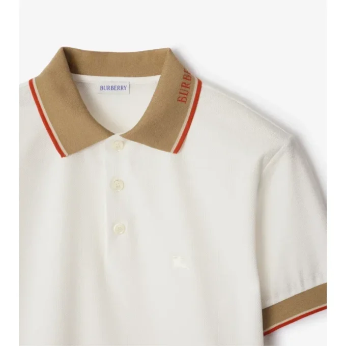 Camisas de algodón con logotipo en el cuello Camisas de algodón con logotipo en el cuello