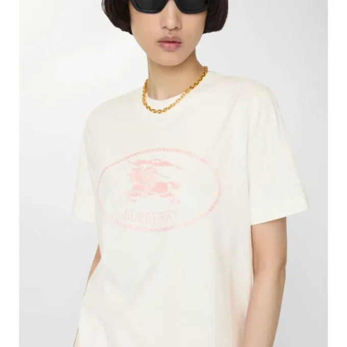Camiseta de algodón con el sello del caballero