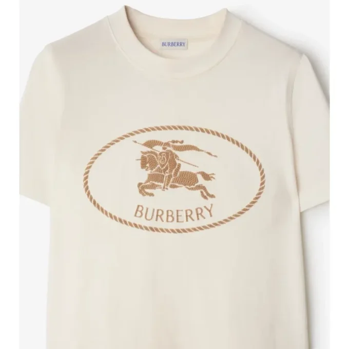 Camiseta de algodón con el sello del caballero
