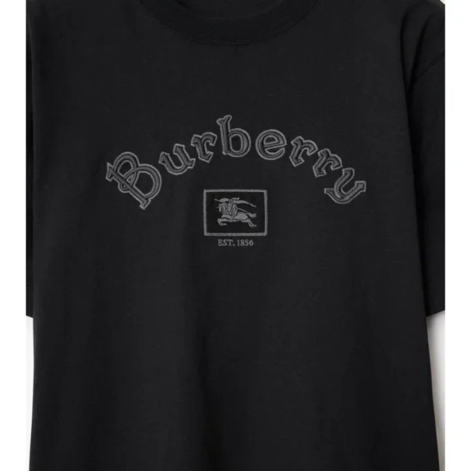 Camiseta de algodón con logotipo gótico Camiseta de algodón con logotipo gótico