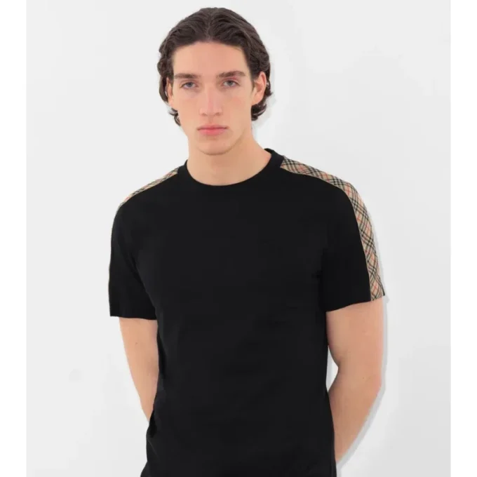 Camiseta de algodón con ribetes a cuadros Camiseta de algodón con ribetes a cuadros