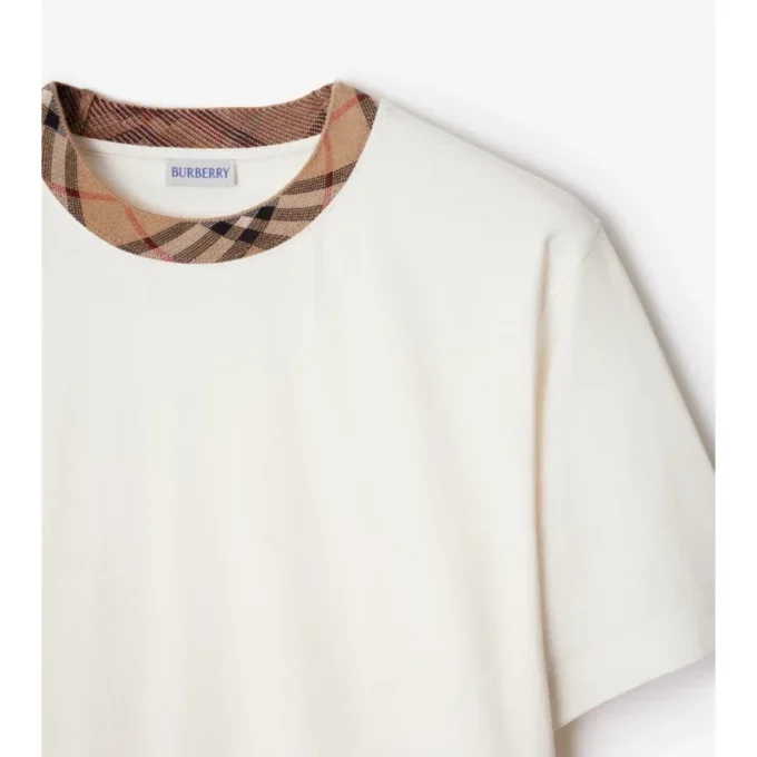 Camiseta de algodón con ribetes a cuadros Camiseta de algodón con ribetes a cuadros