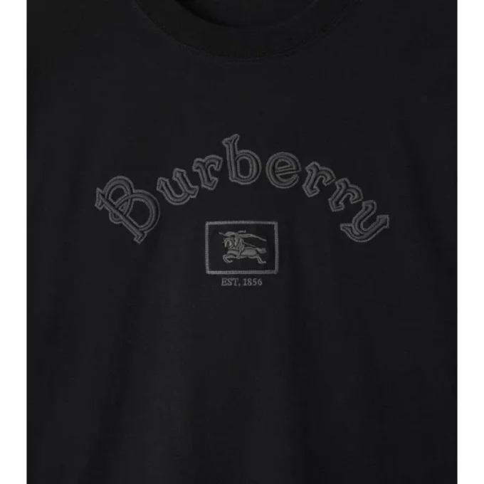 Camiseta de algodón de manga larga con logotipo gótico Camiseta de algodón de manga larga con logotipo gótico