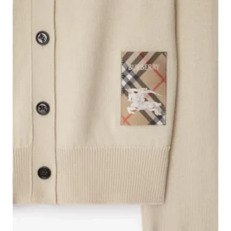 Cardigan de lana con etiqueta de cuadros