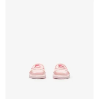 Chanclas con estampado de caballero