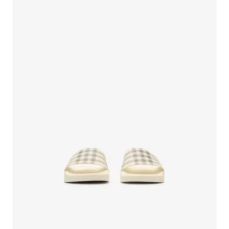 Chanclas con estampado de cuadros