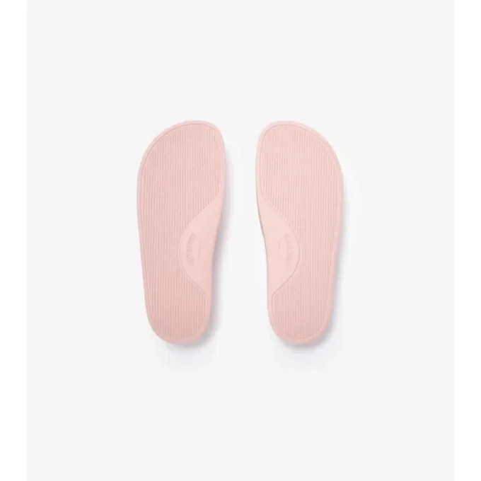 Chanclas con logotipo