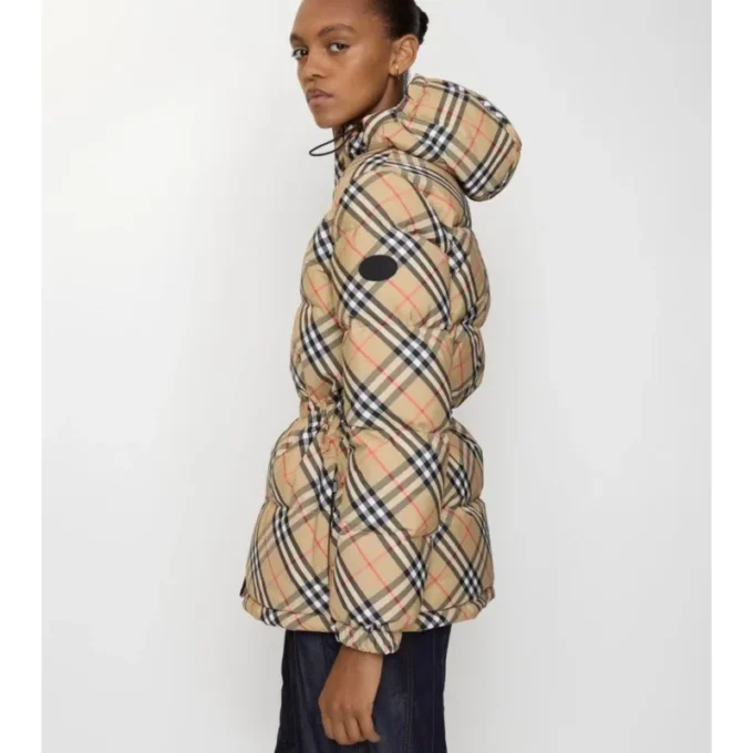 Chaqueta acolchada con capucha de nailon con estampado de cuadros Chaqueta acolchada con capucha de nailon con estampado de cuadros