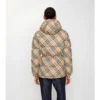 Chaqueta acolchada con capucha de nailon con estampado de cuadros Chaqueta acolchada con capucha de nailon con estampado de cuadros