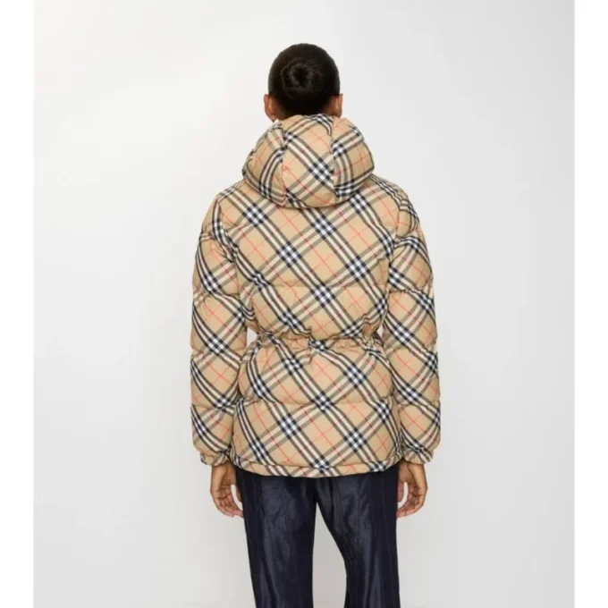 Chaqueta acolchada con capucha de nailon con estampado de cuadros Chaqueta acolchada con capucha de nailon con estampado de cuadros