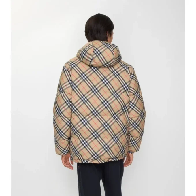 Chaqueta acolchada reversible con capucha y estampado de cuadros