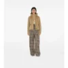 Chaqueta corta acolchada de nylon con capucha Chaqueta corta acolchada de nylon con capucha