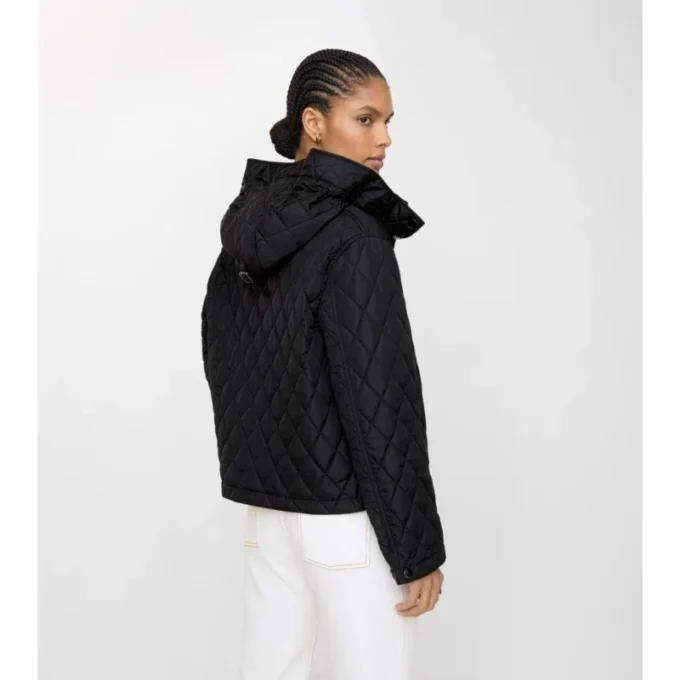 Chaqueta corta acolchada de nylon con capucha