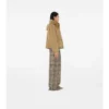 Chaqueta corta acolchada de nylon con capucha Chaqueta corta acolchada de nylon con capucha