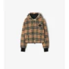 Chaqueta corta con capucha de forro polar a cuadros Chaqueta corta con capucha de forro polar a cuadros