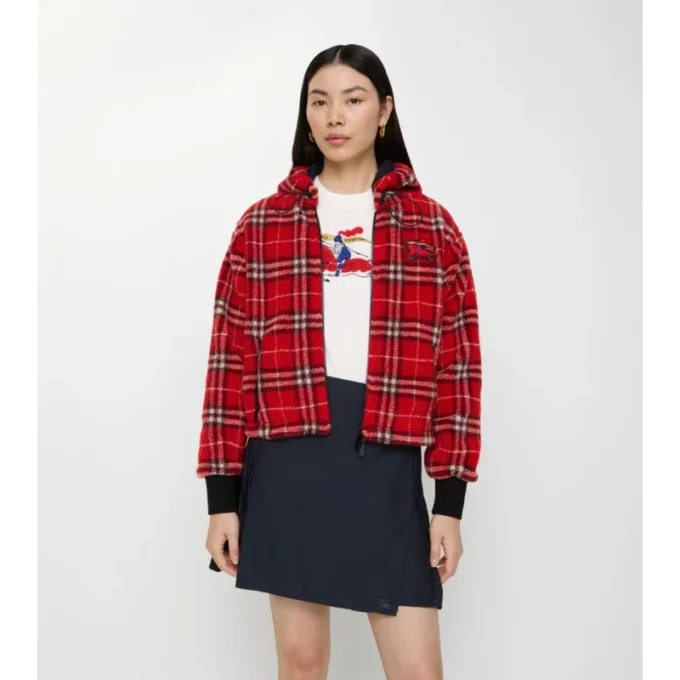 Chaqueta corta con capucha de forro polar a cuadros Chaqueta corta con capucha de forro polar a cuadros