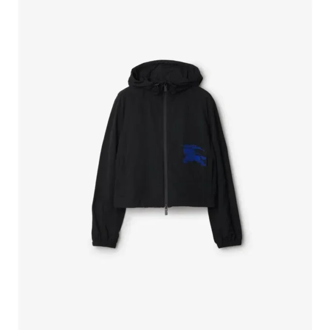 Chaqueta corta con capucha de nylon