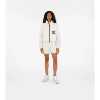 Chaqueta corta con capucha de nylon