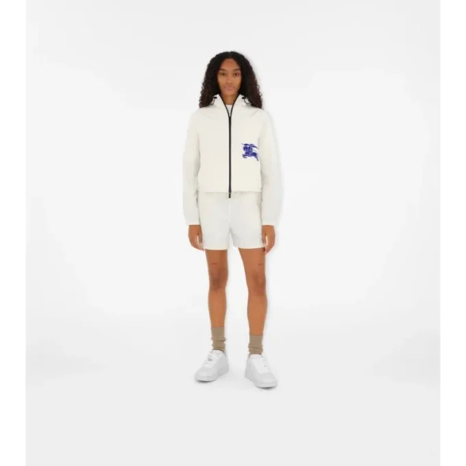 Chaqueta corta con capucha de nylon Chaqueta corta con capucha de nylon