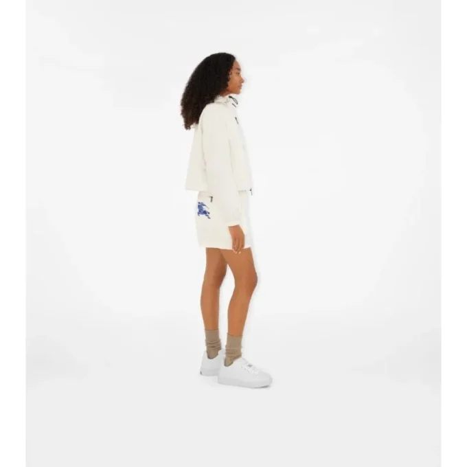 Chaqueta corta con capucha de nylon Chaqueta corta con capucha de nylon