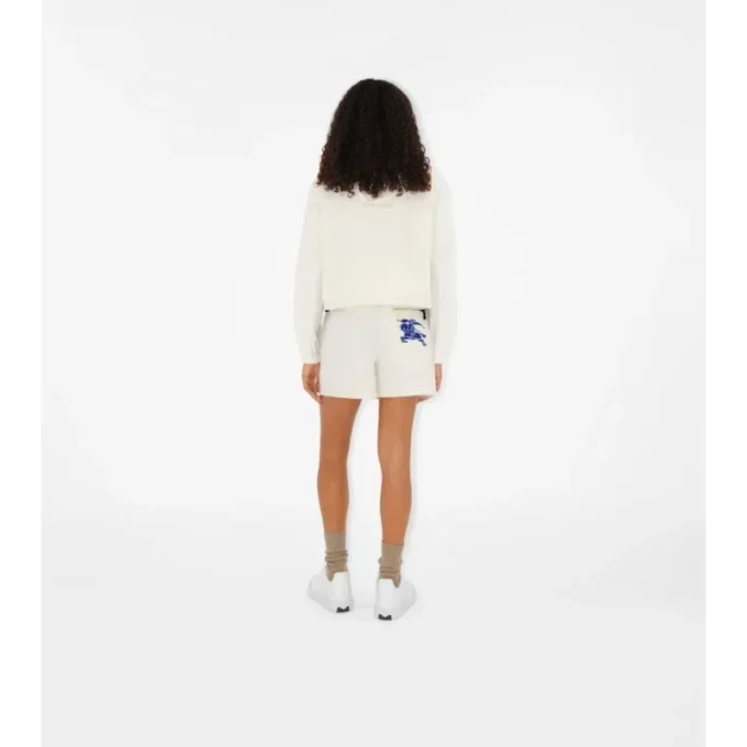 Chaqueta corta con capucha de nylon Chaqueta corta con capucha de nylon