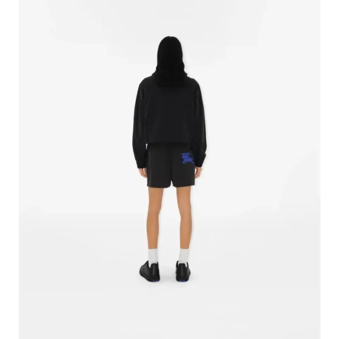 Chaqueta corta con capucha de nylon