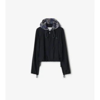 Chaqueta corta con capucha Newcott