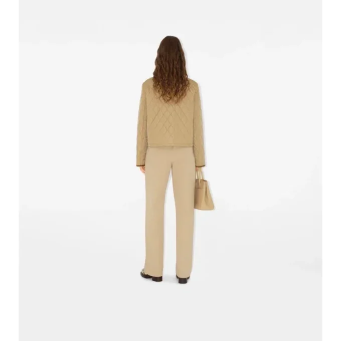 Chaqueta corta de nailon acolchada Chaqueta corta de nailon acolchada
