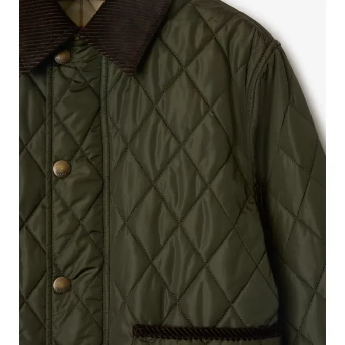 Chaqueta corta de nailon acolchada