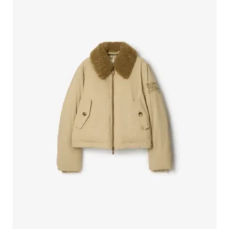 Chaqueta de gabardine con cuello de piel de oveja Chaqueta de gabardine con cuello de piel de oveja