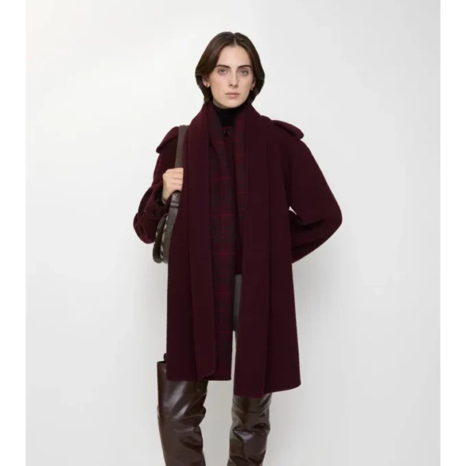 Chaqueta de lana con pañuelo desmontable Chaqueta de lana con pañuelo desmontable