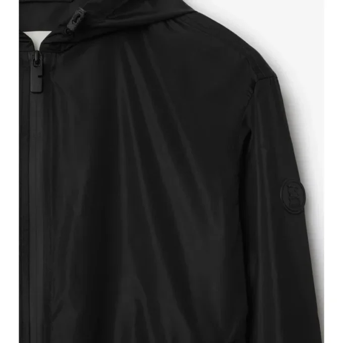 Chaqueta de nailon con sello del caballero