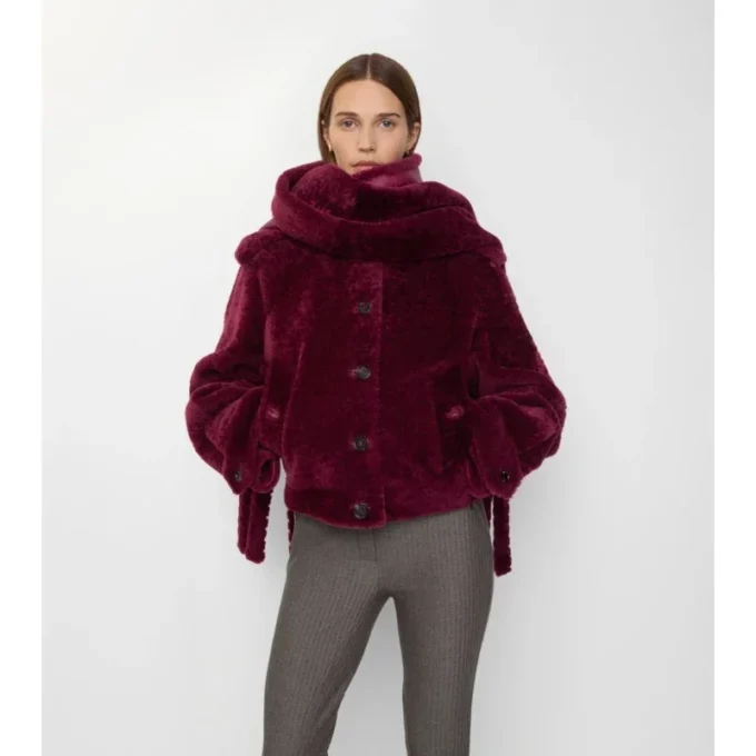 Chaqueta de piel de oveja con bufanda desmontable Chaqueta de piel de oveja con bufanda desmontable