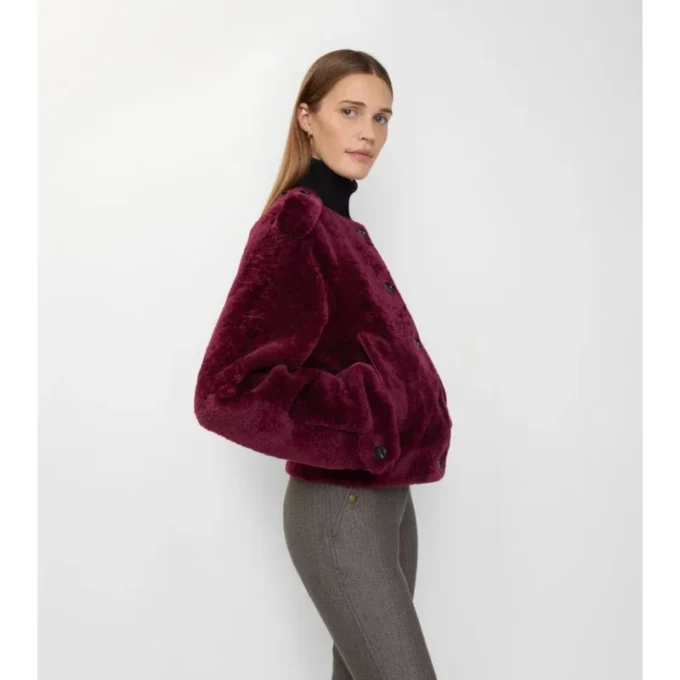 Chaqueta de piel de oveja con bufanda desmontable Chaqueta de piel de oveja con bufanda desmontable