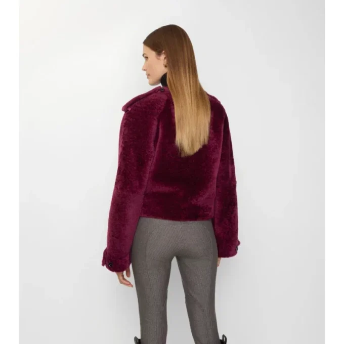 Chaqueta de piel de oveja con bufanda desmontable Chaqueta de piel de oveja con bufanda desmontable